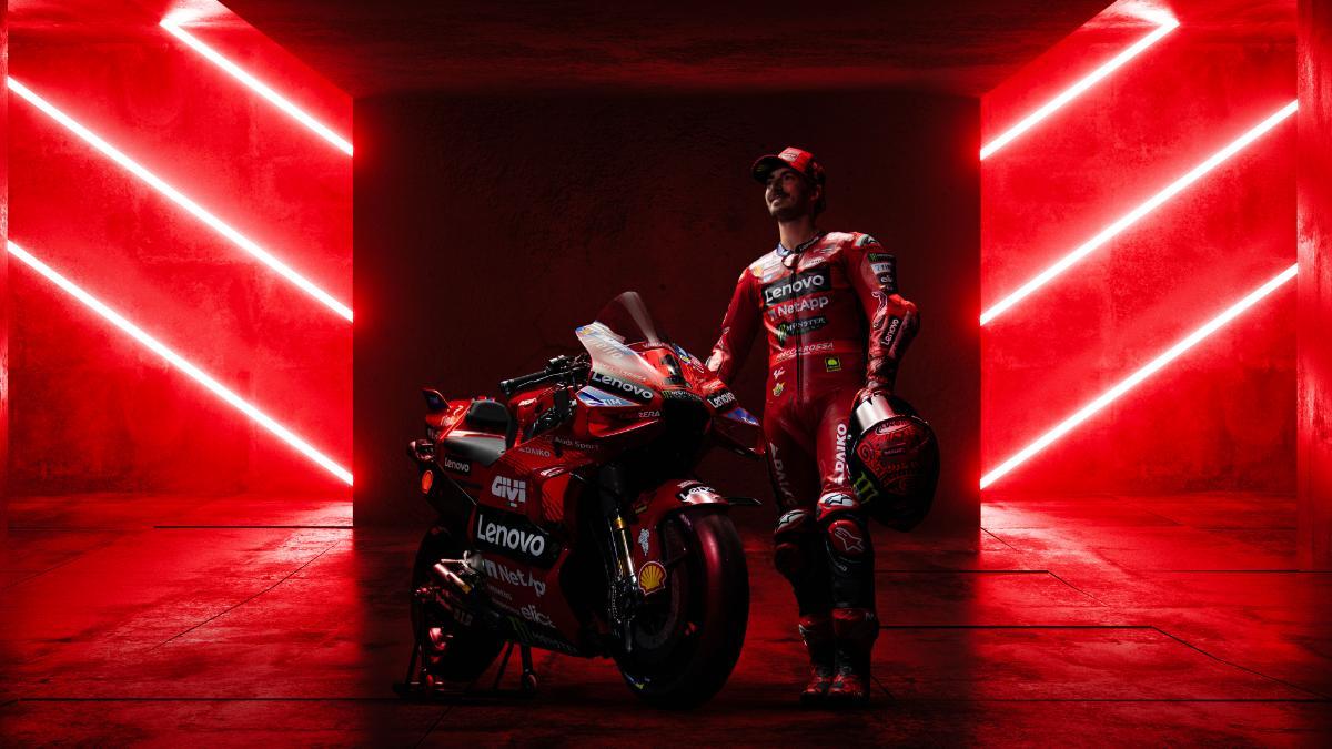 Bagnaia con su nueva Ducati para el Mundial de 2024