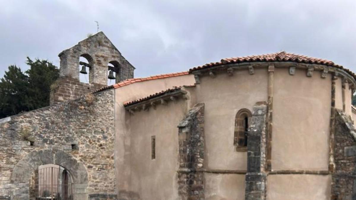 la iglesia románica de Santibáñez de la Fuente