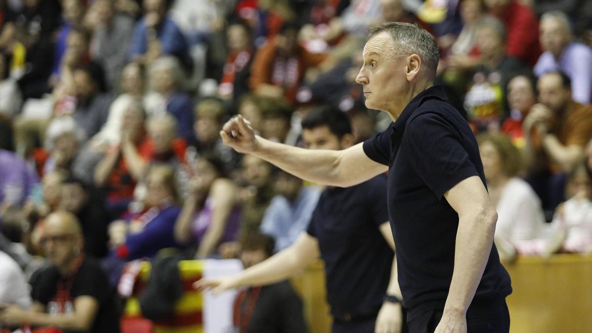 Spar Girona Debuts in Copa de la Reina Against Perfumerías Avenida with Full Squad & Injury Concerns