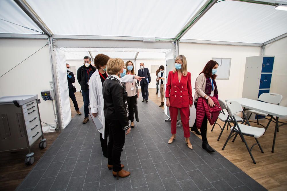 Visita de las conselleras de Sanitat y Justicia al hospital de campaña de La FE