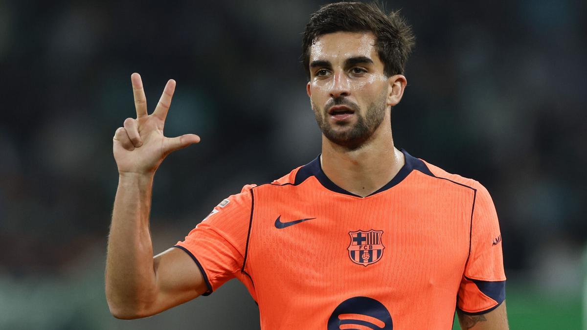SEVILLA, 06/12/2025.- El delantero del Barcelona Ferrán Trorres celebra su tercer gol ante el Betis, durante el partido de LaLiga EA Sports que Real Betis y FC Barcelona disputan este sábado en el estadio de La Cartuja, en Sevilla. EFE/Julio Muñoz