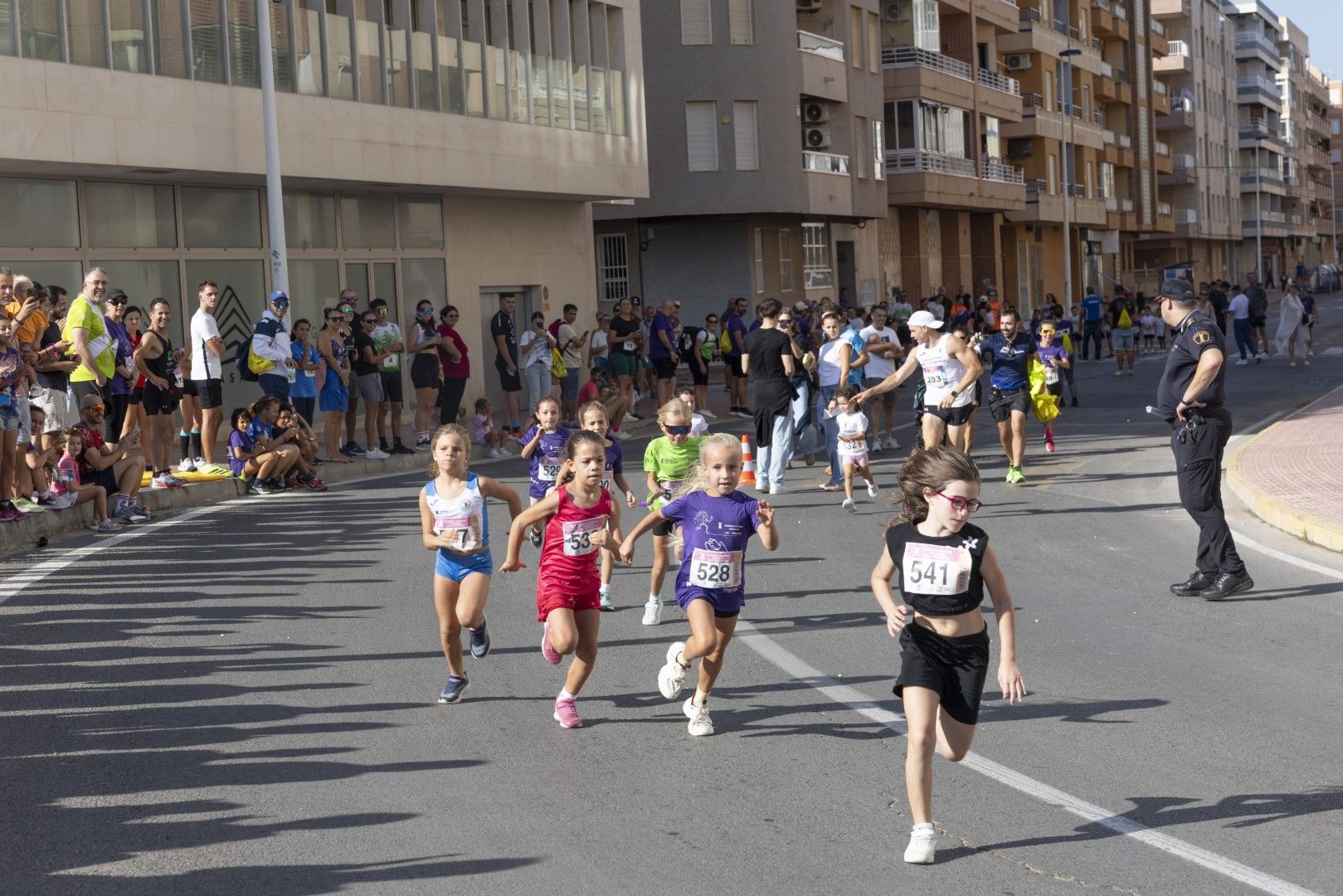 Así fue en imágenes una nueva edición de la carrera solidaria de AFA Torrevieja