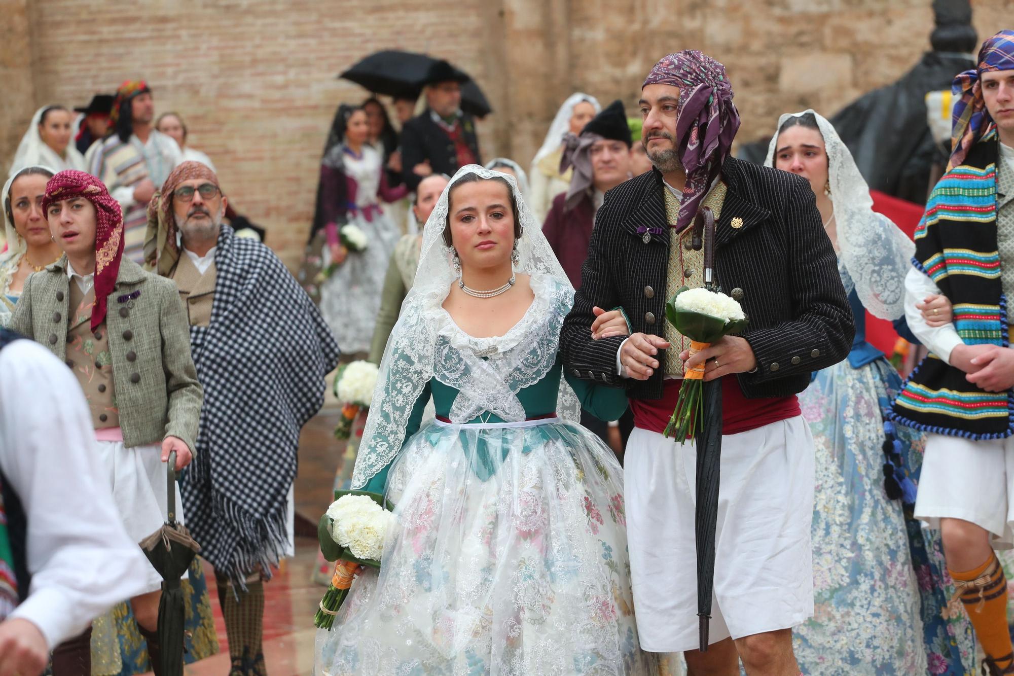 Búscate en el primer día de ofrenda por la calle de la Paz (entre las 15:30 a las 17:00 horas)