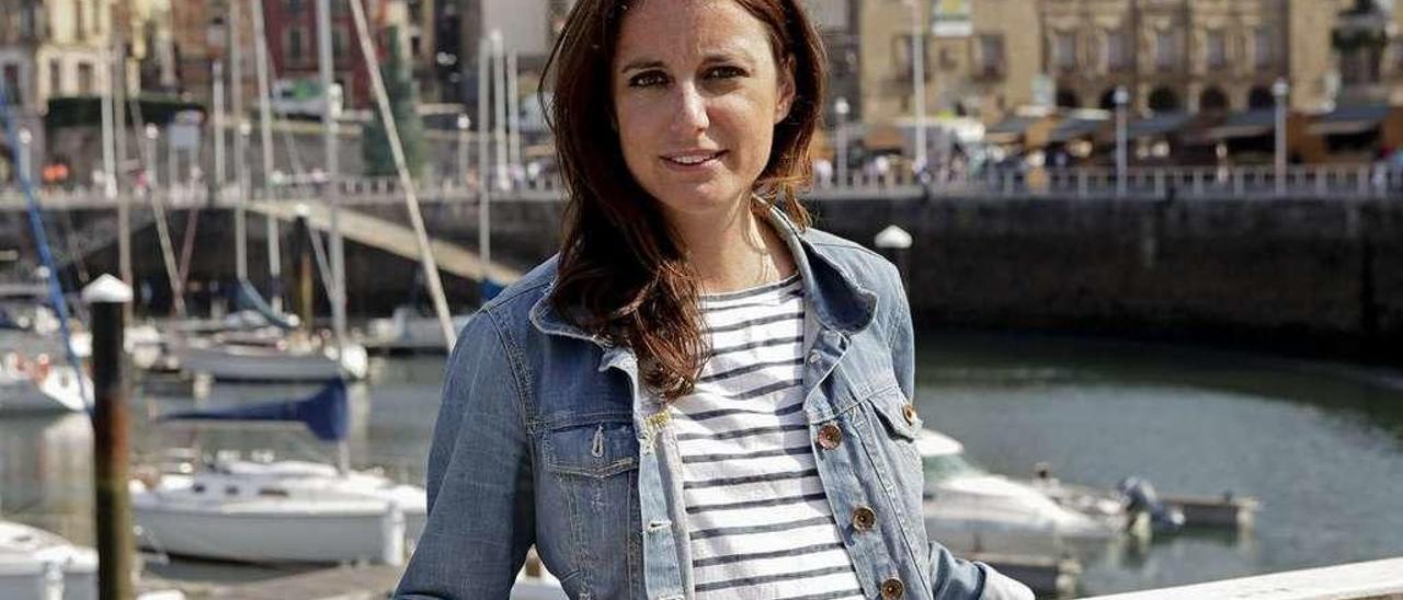 Andrea Levy, en el puerto deportivo de Gijón.