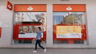 Aviso de la Policía Nacional: esto es lo que debes hacer si te piden una transferencia bancaria
