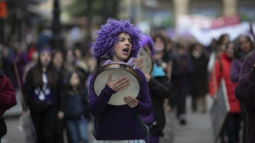 Las pandereteras marcan el ritmo del 8M