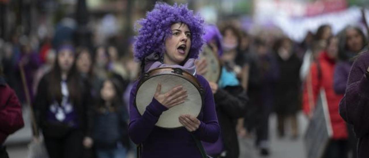 Las pandereteras marcan el ritmo del 8M