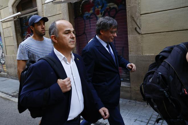 Former Catalan president Puigdemont returns to Spain despite arrest warrant