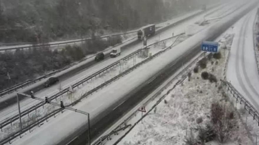 La nieve obstaculiza el tráfico en Zamora: circula con precaución en estas carreteras