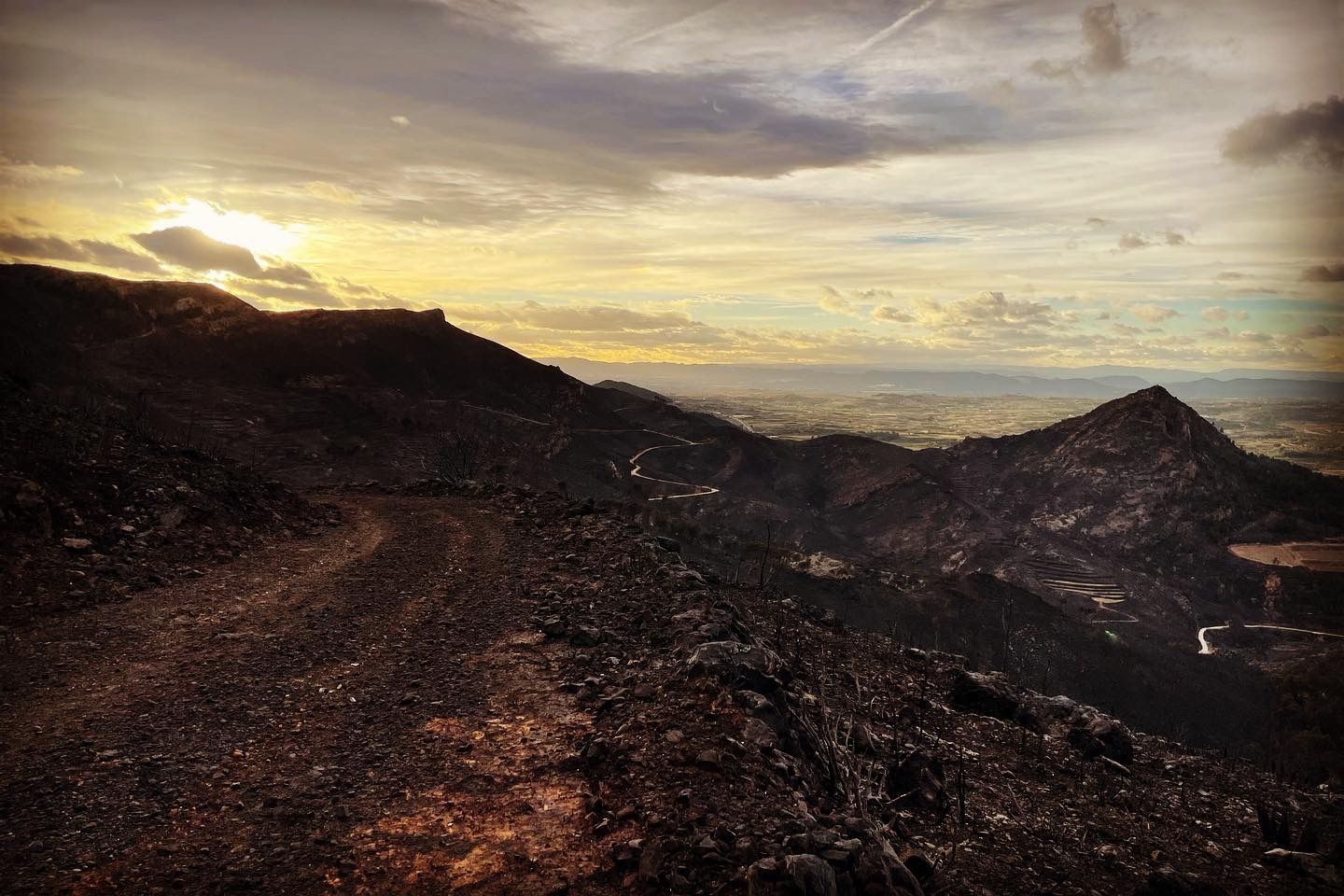 Impresionantes imágenes del incendio de la Safor desde Llocnou de Sant Jeroni