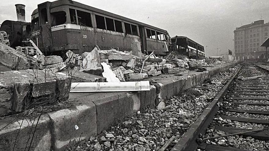 Vagones abandonados, en 1990. | Joaquín Bilbao