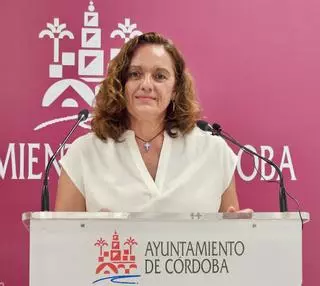 El PSOE reclama la renovación de la flota de Aucorsa, más conductores y mejores marquesinas