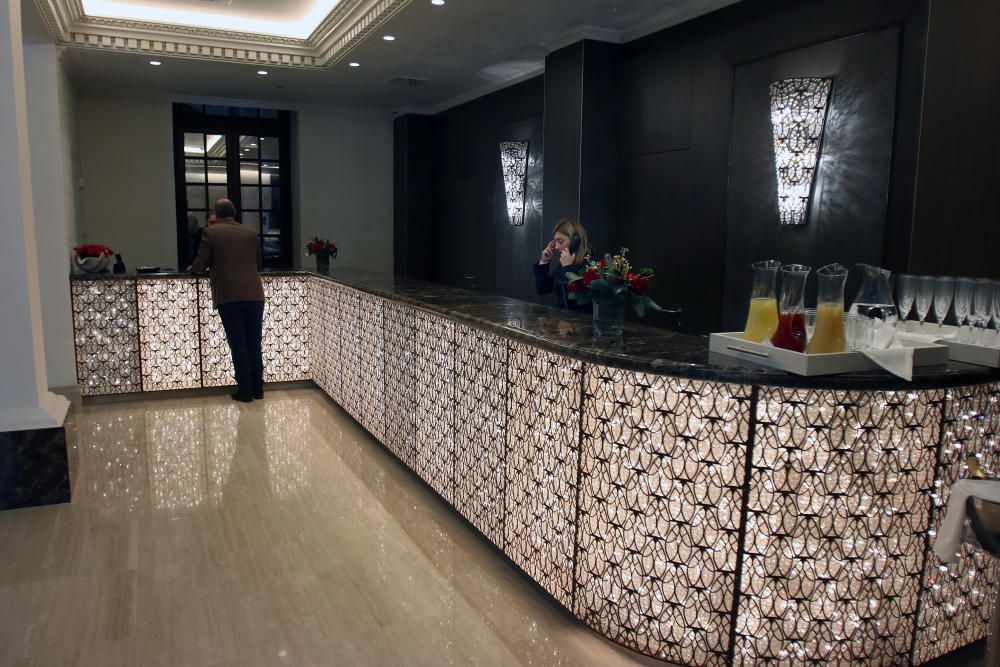 El Gran Hotel Miramar, de cinco estrellas gran lujo, abrió sus puertas al público este pasado domingo, 1 de enero, de manera parcial con un número determinado de habitaciones y servicios que permiten