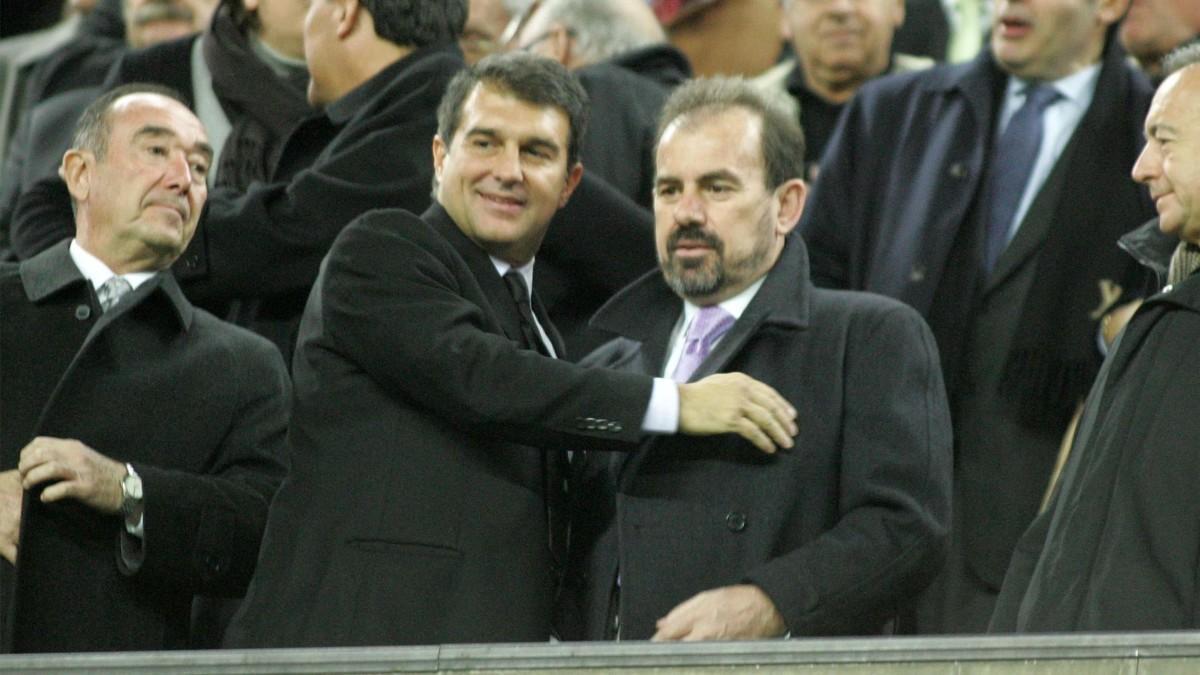 Ángel Torres, junto a Joan Laporta en su primera etapa como presidente del Barça