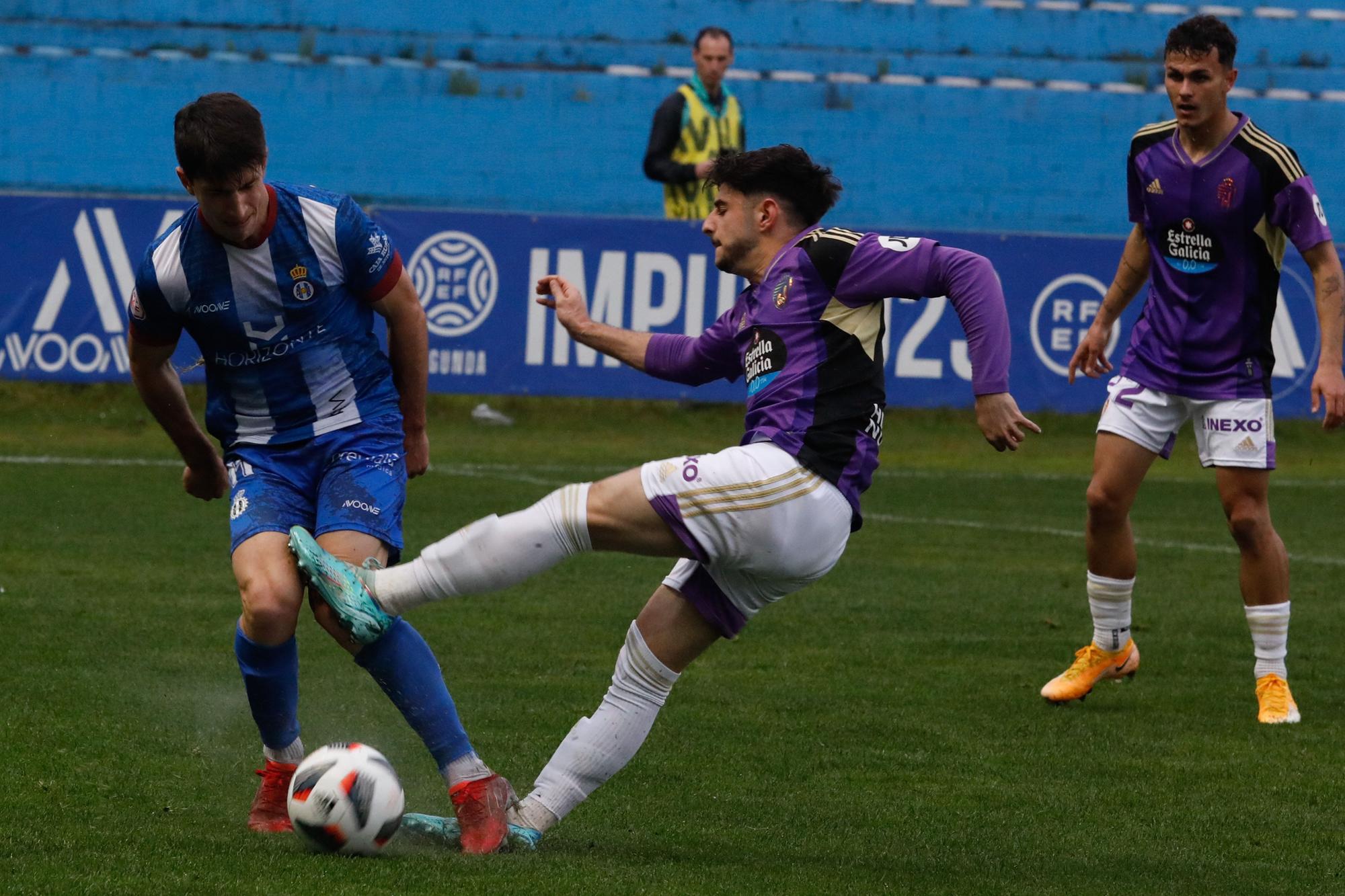 Las imágenes de la victoria (2-0) del Real Avilés antes más de 3.000 espectadores en el Suárez Puerta