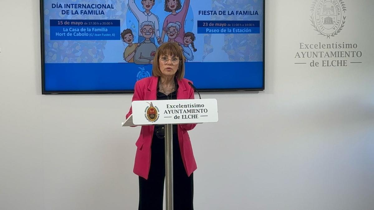 La concejal de Familia, Aurora Rodil, presentaba este lunes los actos