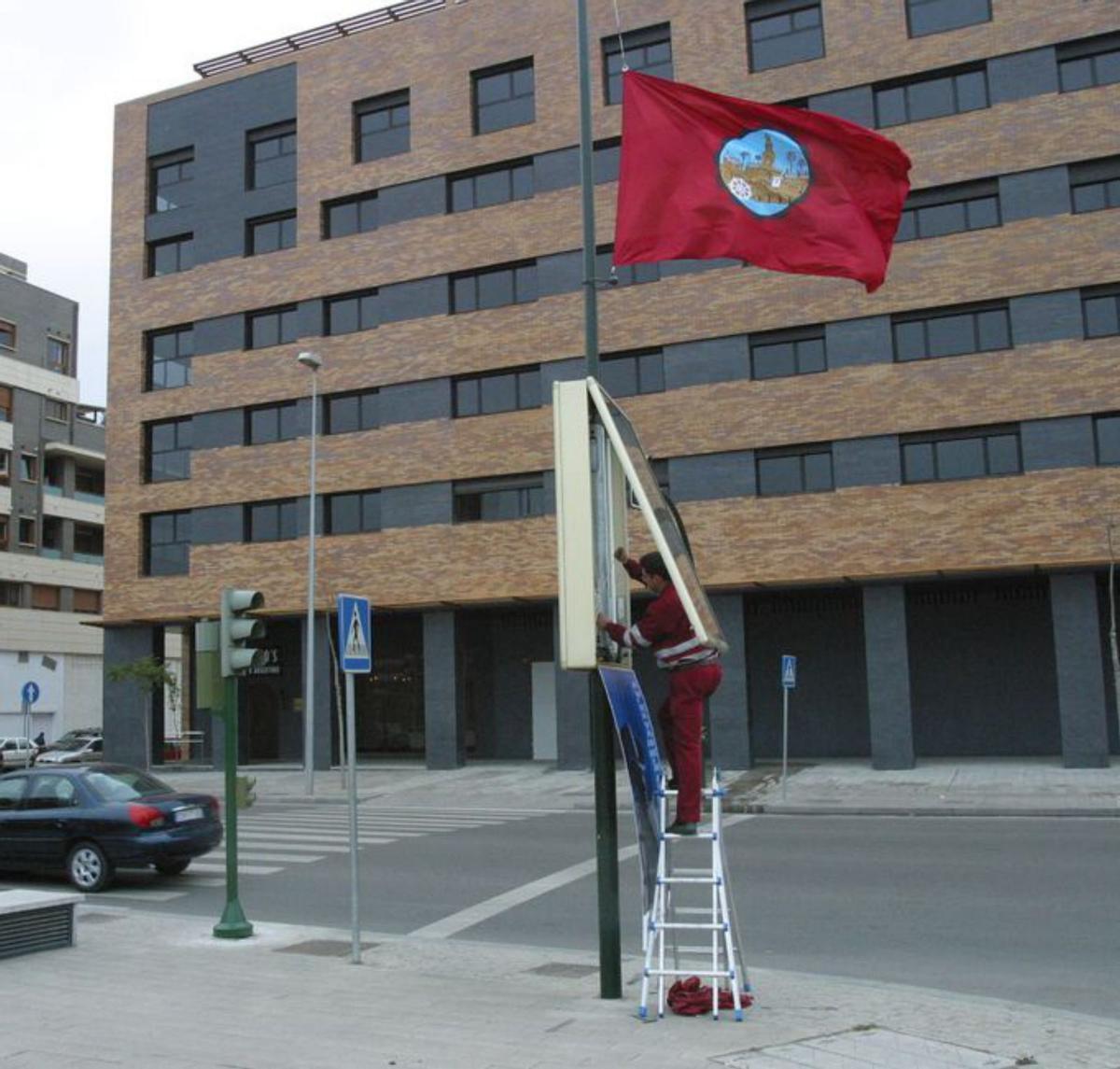 Banderas a media asta 8 Córdoba se vistió de luto.