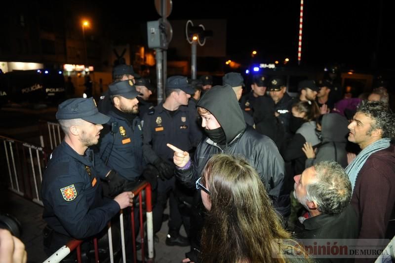 Vuelve la violencia a las vías con el 8 de Marzo