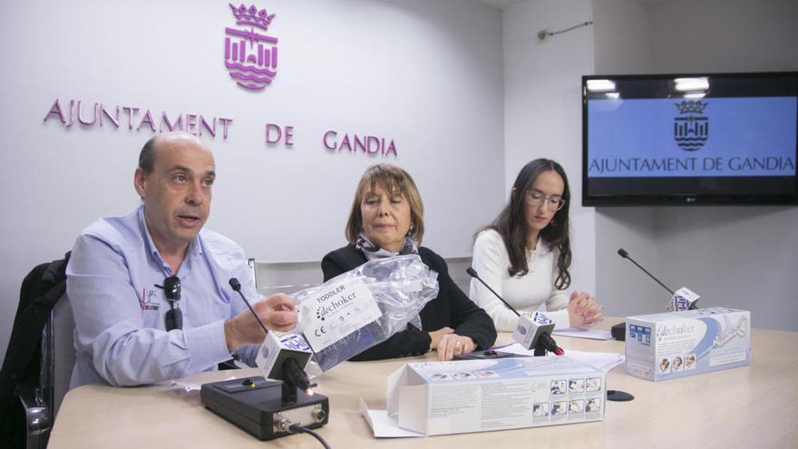 Simó, Gil y Morant, ayer, en la presentación de los Dechoker.