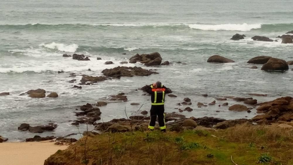 El rescate continúa por tierra, mar y aire