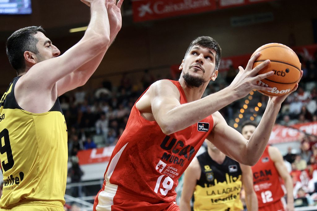 Tragedia en el Palacio: El UCAM Murcia pierde con un triple a falta de ocho décimas