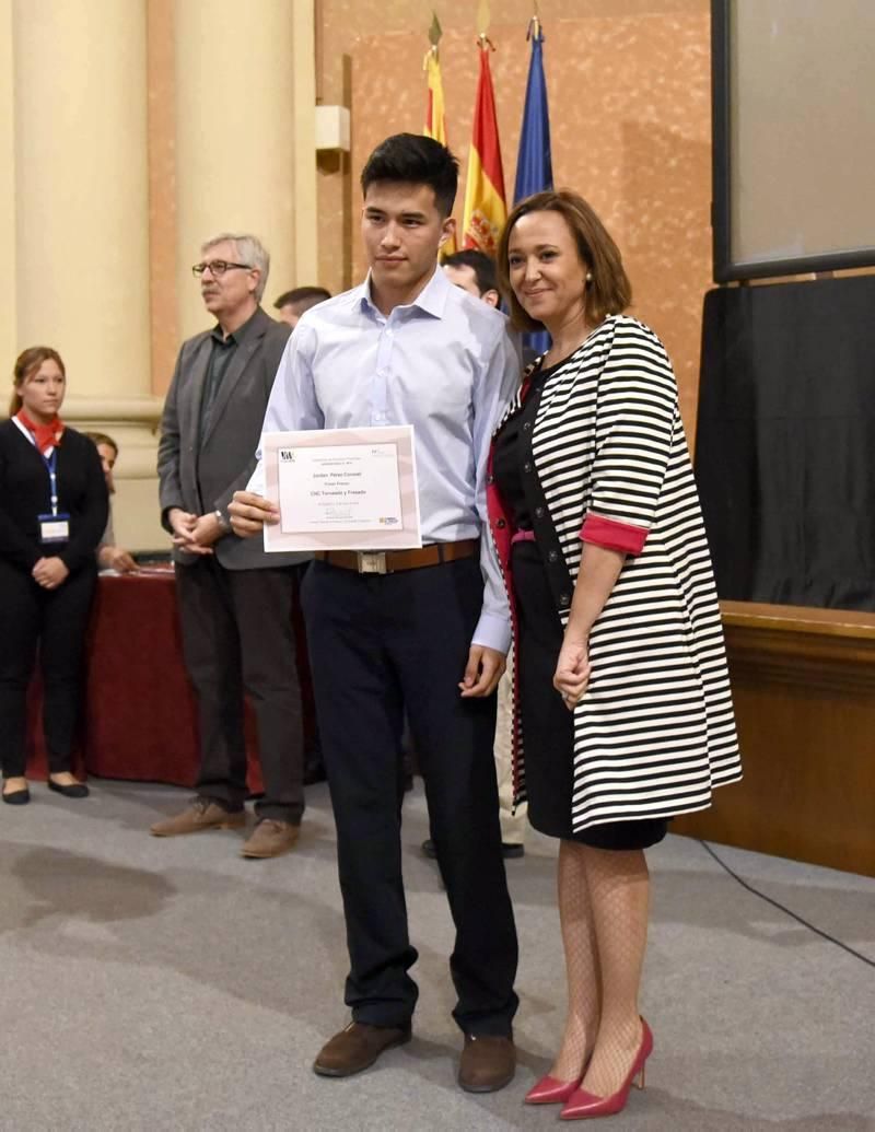 Imágenes de la ceremonia de premios por el Día de la Educación Aragonesa 2016