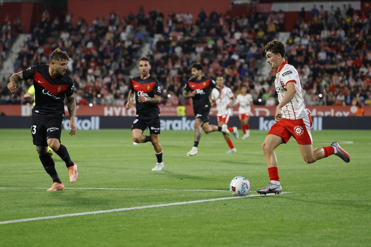 Joel Roca, en acció durant el partit contra el Mallorca