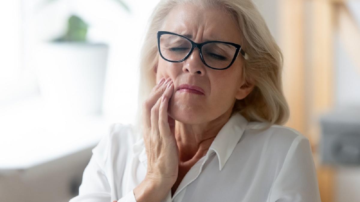 ¿Qué relación existe entre la menopausia y la salud dental?