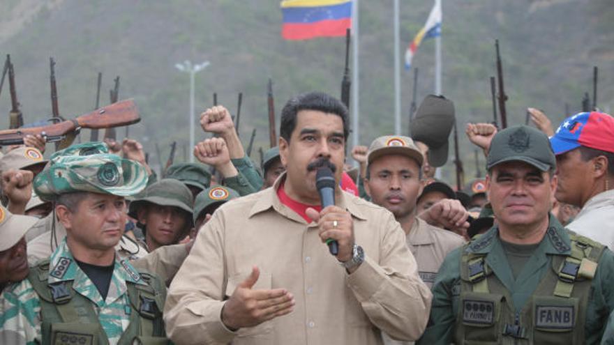 Maduro insiste en su denuncia de la invasión extranjera