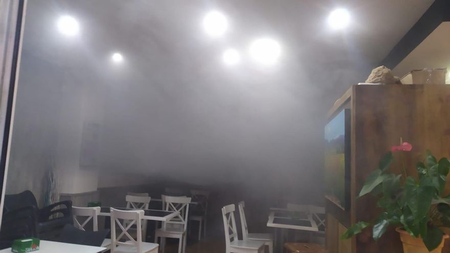 Les imatges de l&#039;incendi a la campana extractora d&#039;un bar de Figueres