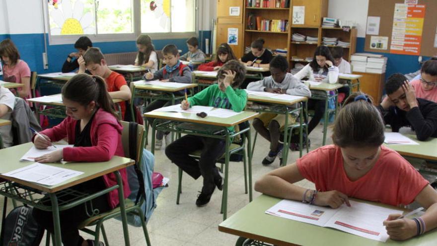 La Generalitat obre la porta a recuperar la sisena hora a les escoles públiques