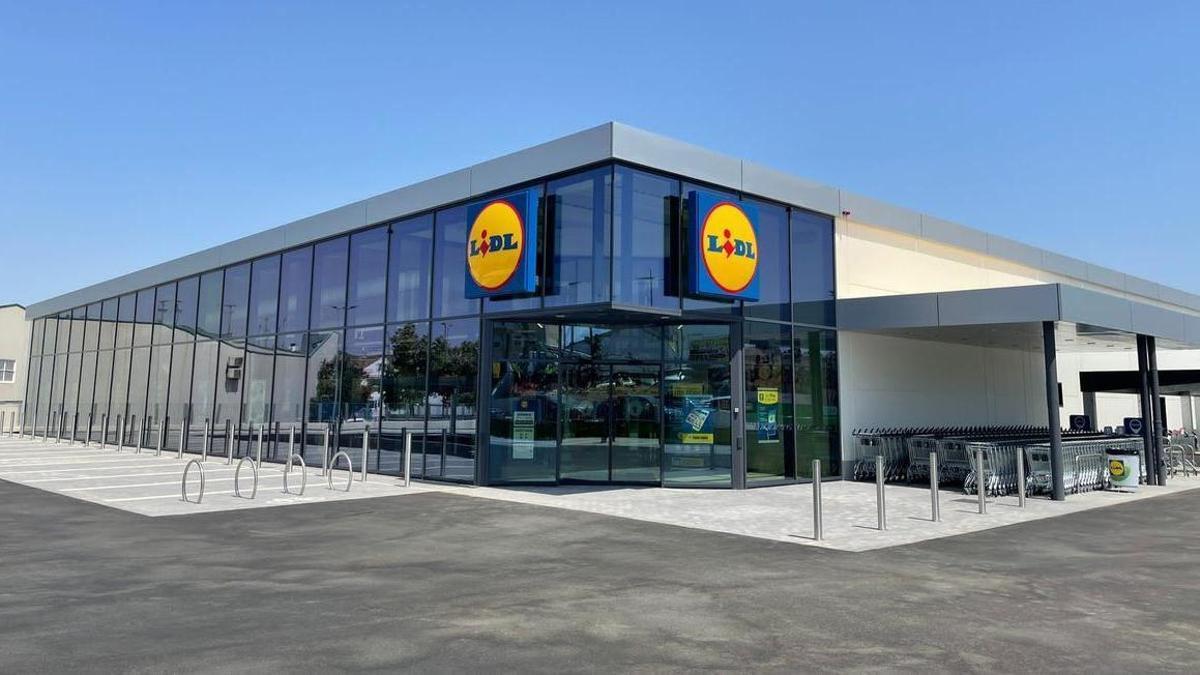 CHOLLOS LIDL | Mañana se esperan colas kilométricas en Lidl para conseguir el potente cepillo moldeador más barato del mercado: con dos niveles de calor y velocidad