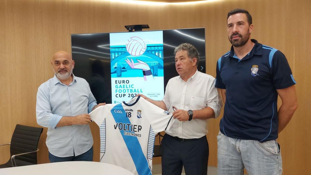 Pontevedra y Poio reciben a 400 deportistas de 25 equipos de fútbol Gaélico  - Faro de Vigo