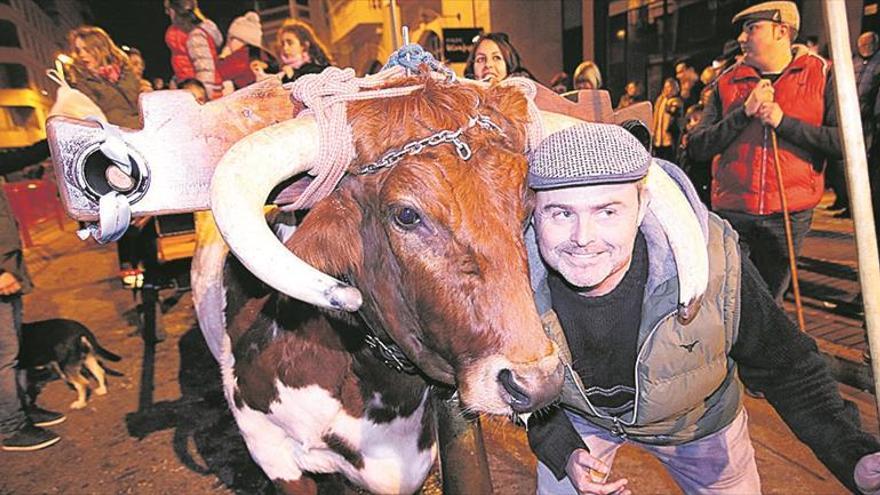 Una multitudinaria Matxà recorre las calles de Vila-real