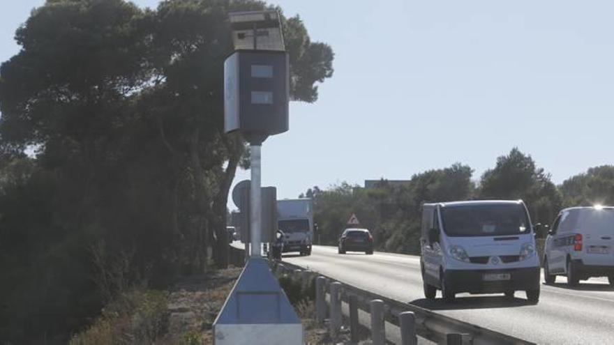 La DGT instala un radar para evitar infracciones en la carretera N-332 a su paso por Gran Alacant