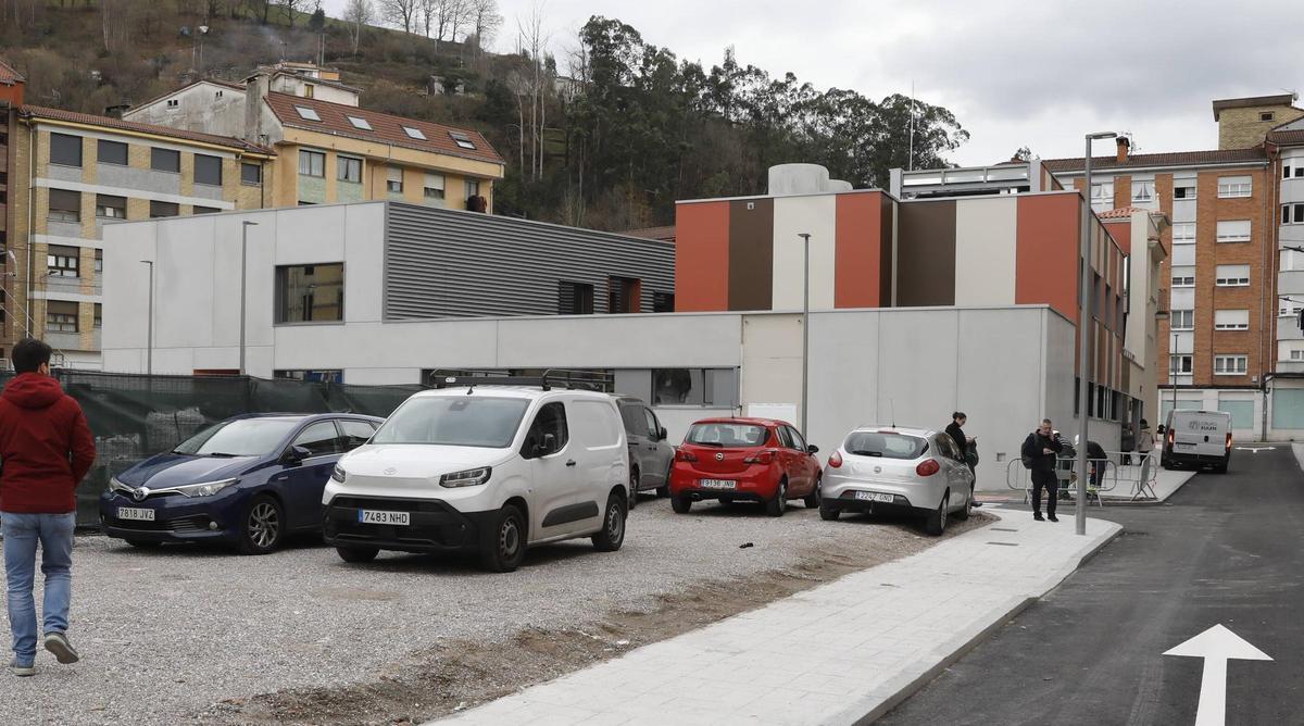 La parte trasera del centro de salud de Sotrondio.