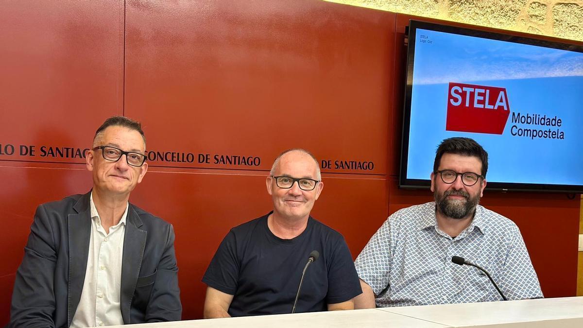 José Ramón Mosquera, de Tussa, Xan Duro, edil de Mobilidade, e Suso Vázquez de Desescribir