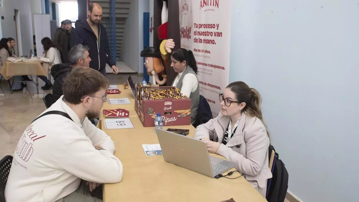 Chella inicia un maratón de entrevistas de trabajo para facilitar el acceso al empleo