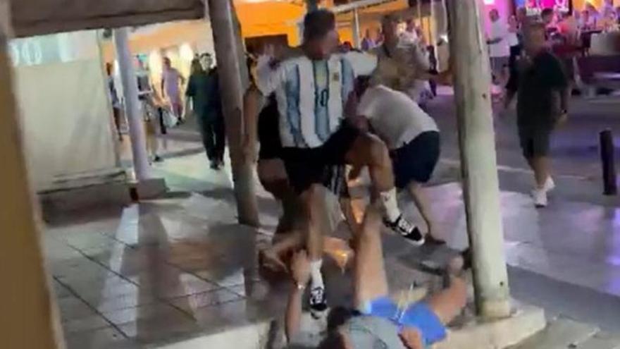 Was war da los? Prügelei vor Krümels Lokal Chalet X in Peguera