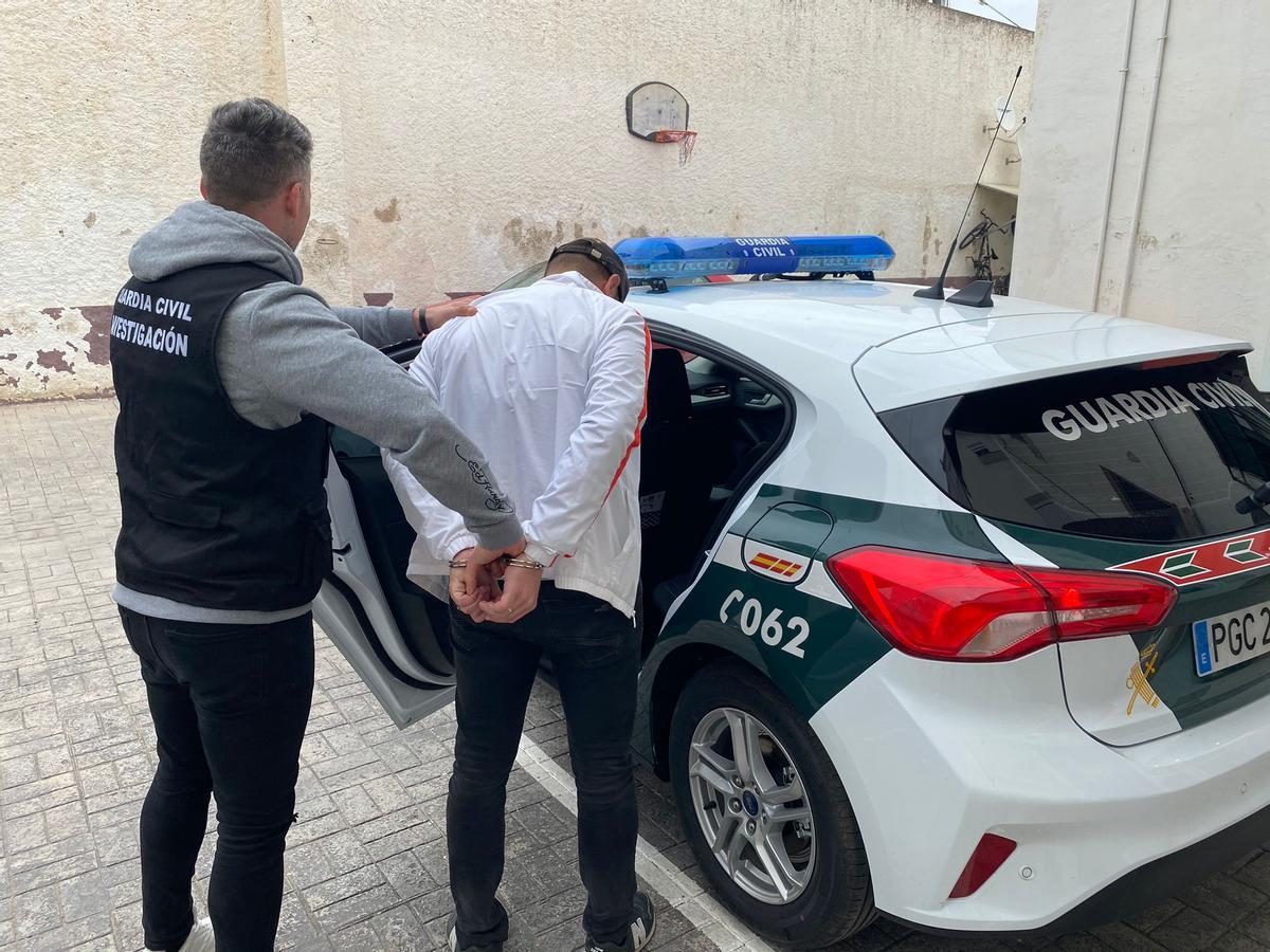Dos detenidos por robar 8.500 euros en seis bares de La Vila Joiosa