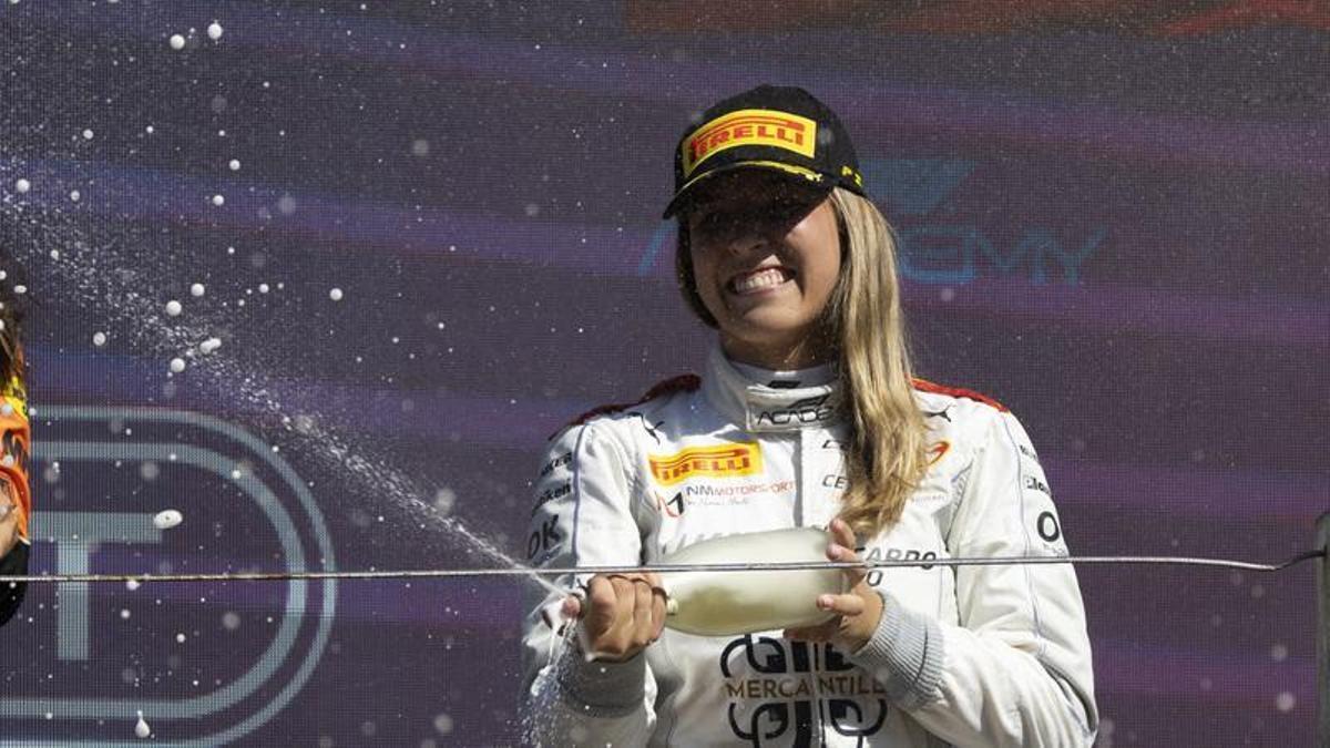 Nerea Martí festeja un podio en la F1 Academy