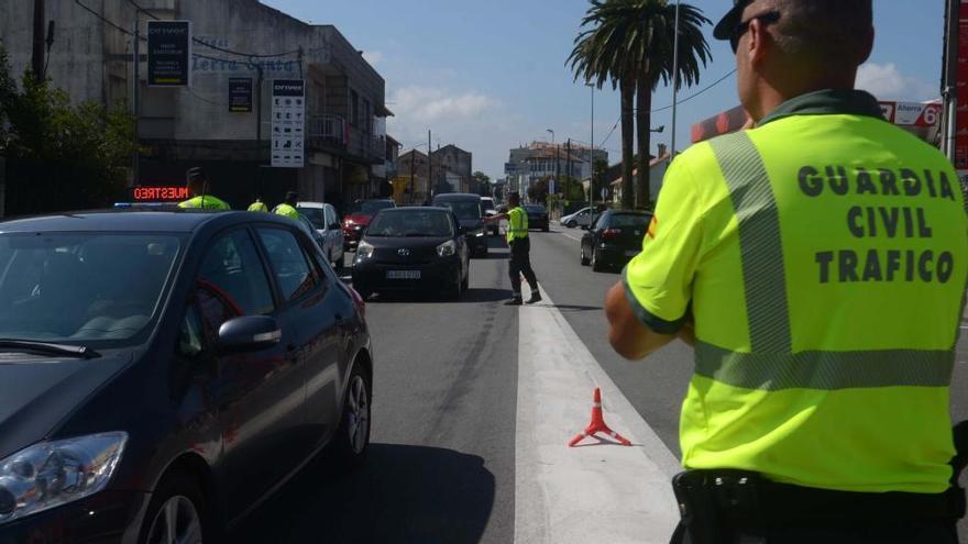 Una mujer y una niña de 10 años, heridas al chocar un coche contra un animal