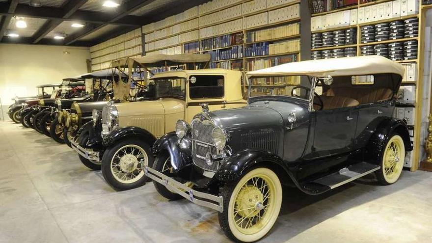 Exposición de coches históricos propiedad de la Fundación Jorge Jove en 2015 en Expocoruña.