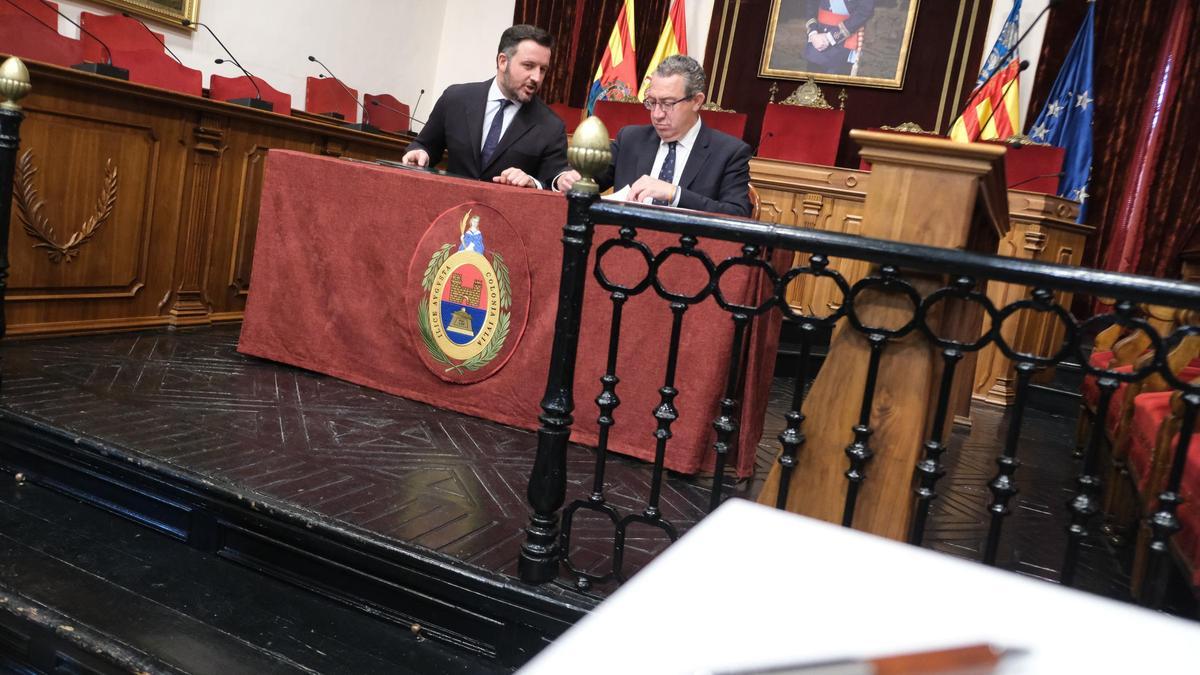 Pablo Ruz y Toni Pérez, durante la firma del protocolo del Palacio de Congresos.
