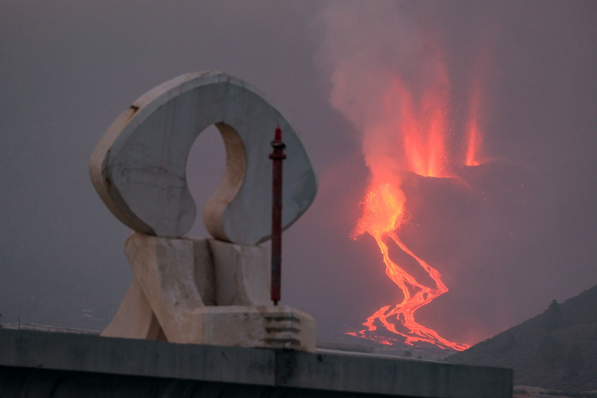 Tres meses de lava en La Palma: las imágenes más espectaculares del volcán