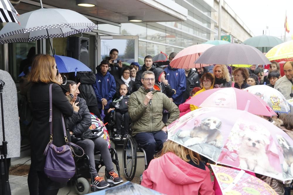 Asistentes a la concentración en la Praza da Estrela