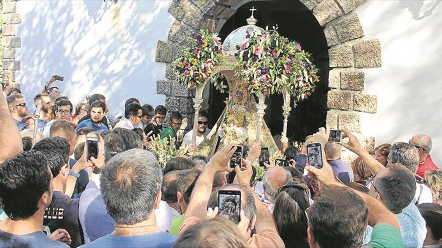 40 aniversario de la restauración de la imagen de la Virgen de la Sierra