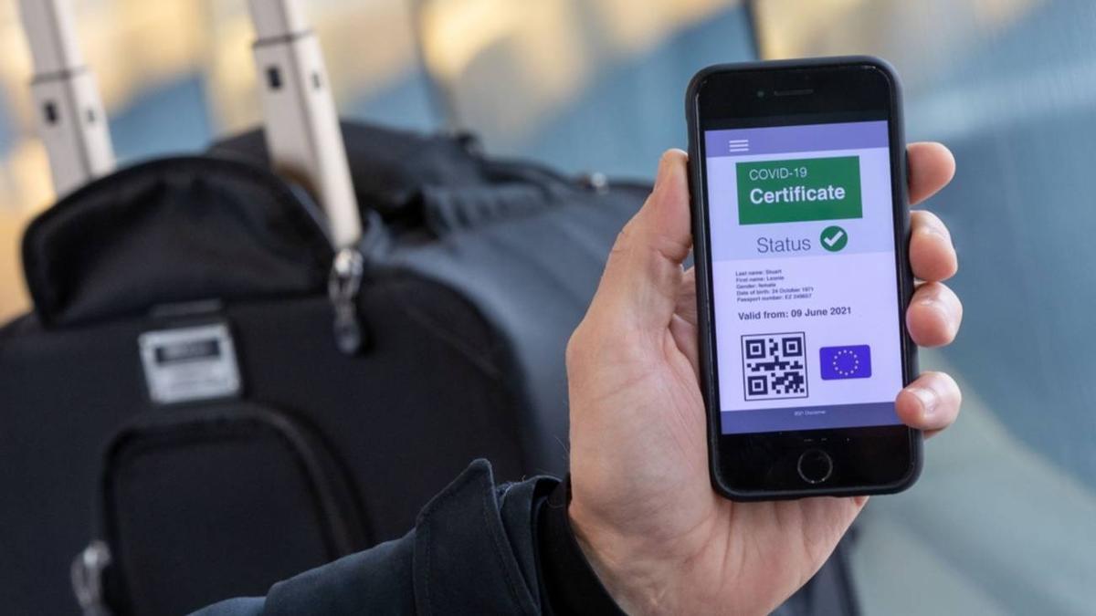 Así es el certificado COVID digital que España expide para viajar por toda Europa