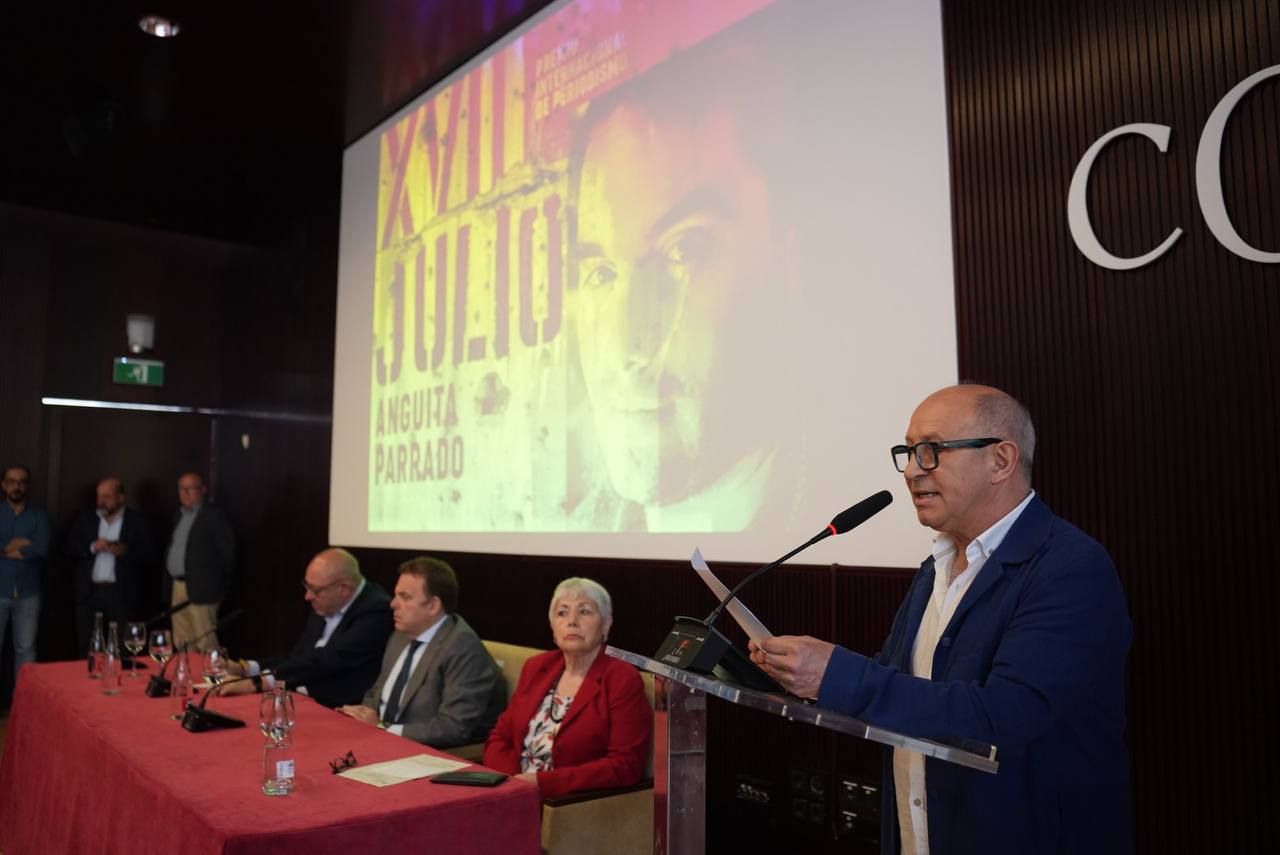 La entrega del 17º Premio de Periodismo Julio Anguita Parrado, en imágenes