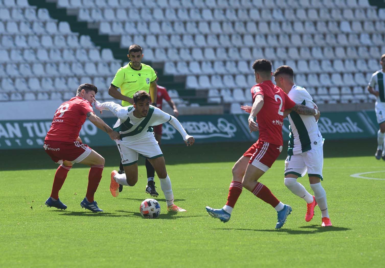 El Córdoba CF B golea al Utrera en El Arcángel